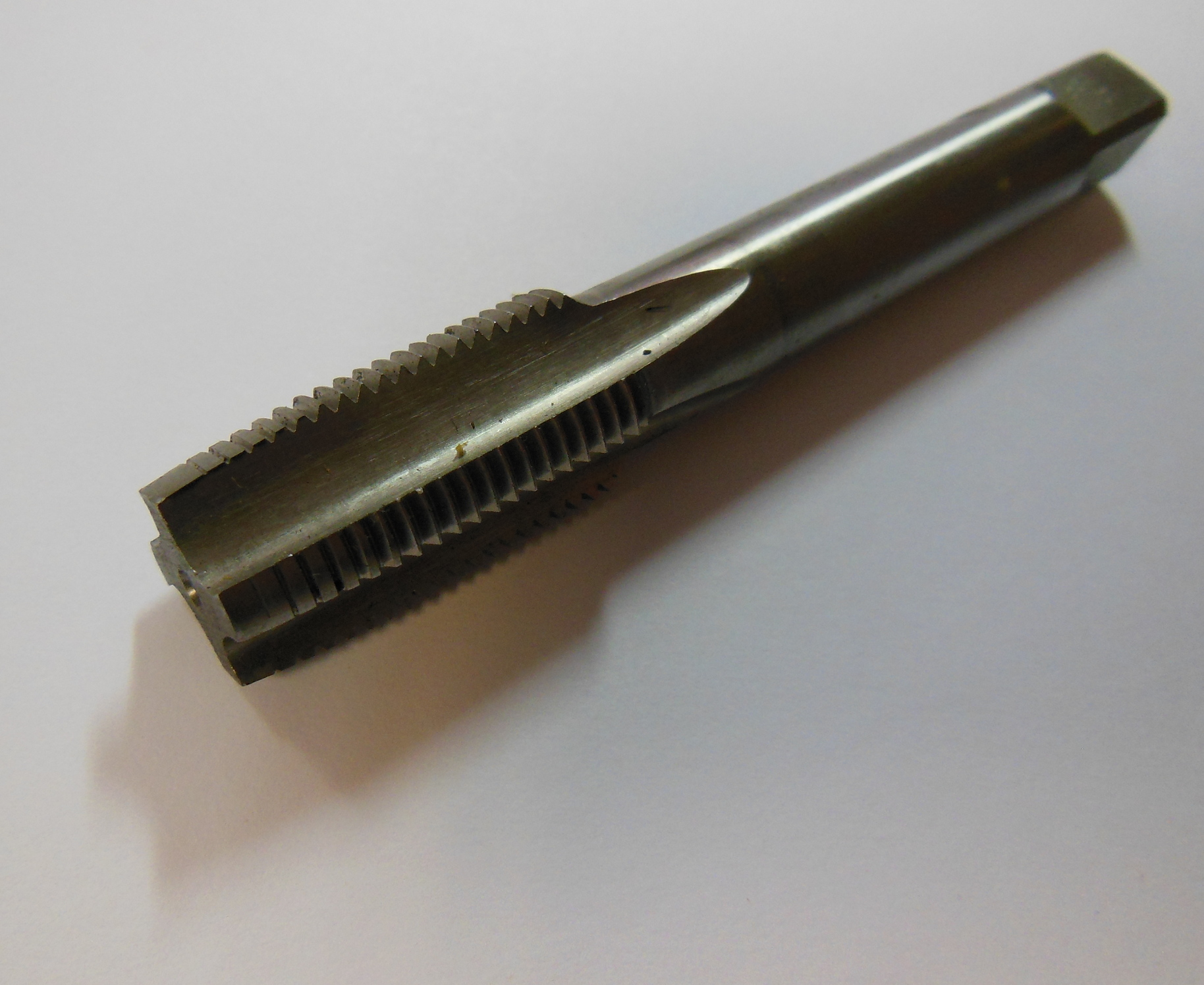 Метчик М 12 х0,75 сквозной Р6М5 (ВИЗ)